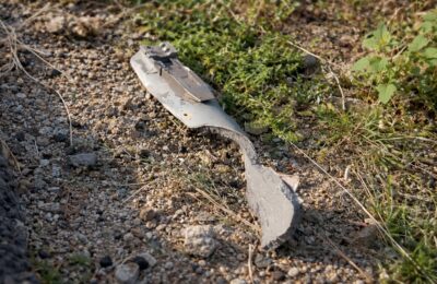 Avertisment pentru turiști după ce resturi de drone au fost găsite pe litoral la Tuzla și Năvodari