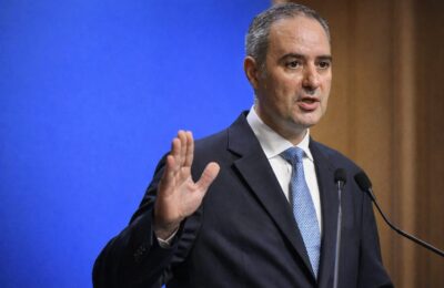 Datoria publică a depășit pragul de 60% din PIB, activând restricții pentru salarii și ajutoare sociale