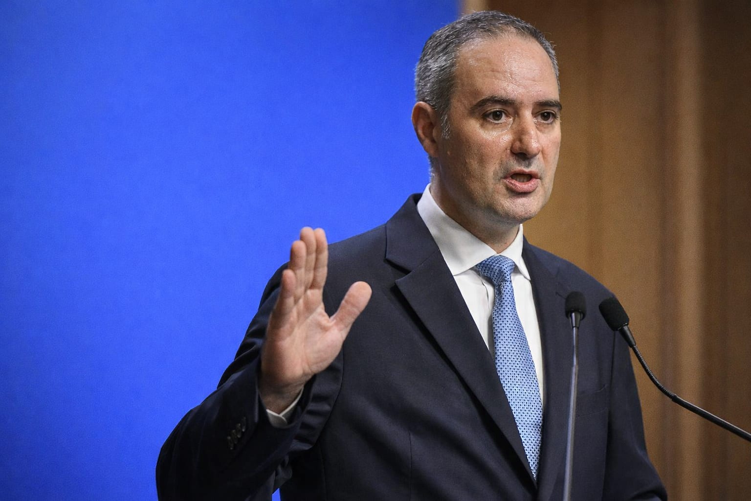Datoria publică a depășit pragul de 60% din PIB, activând restricții pentru salarii și ajutoare sociale