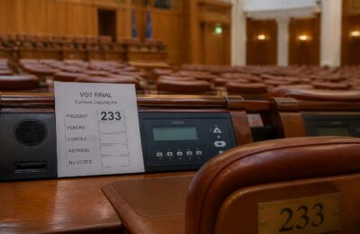 Nicușor Dan caută o majoritate de 233 de voturi pentru un premier independent după ratarea unei tranșe PNRR