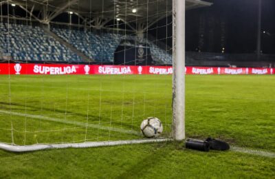 Portarul împrumutat de Dinamo a blocat liderul campionatului și a obținut un egal pentru Corvinul