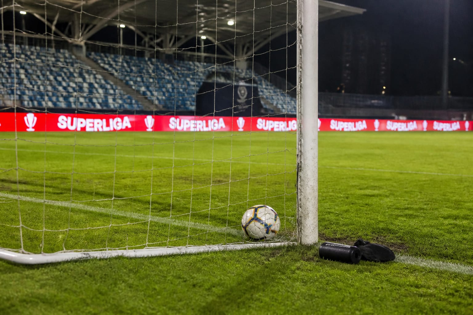 Portarul împrumutat de Dinamo a blocat liderul campionatului și a obținut un egal pentru Corvinul