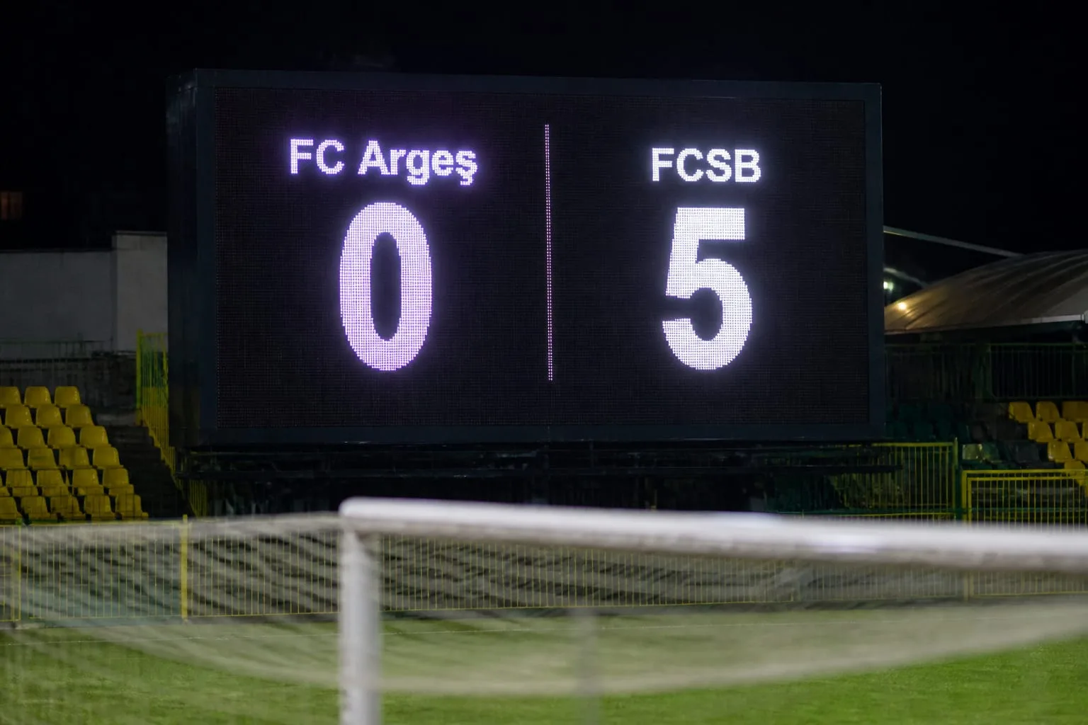 FCSB învinge FC Argeș cu 5-0 la Mioveni și trece pe primul loc în grupa C din Cupa României