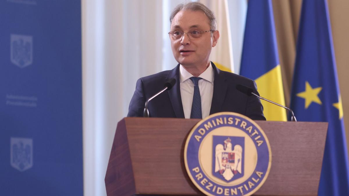 Consilier prezidențial la pupitru